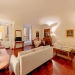 Domus Adriano Al Pantheon Apartment